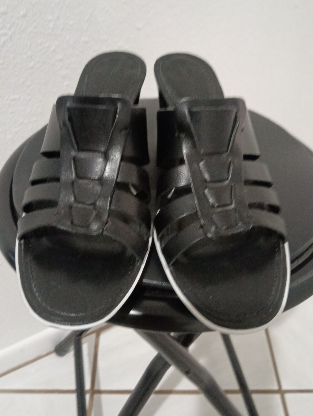 Trotters Black Leather Strappy Open Toe Block Heel Sandals NWOT 7.5N